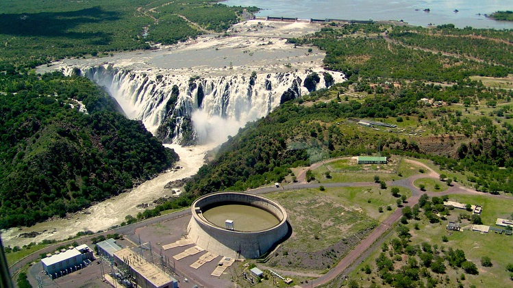Ruacana Hydroelectric Power Station. Historically, Namibia generated little of its own electricity and largely depended on importing electricity. Recently, this has been supplemented by local Independent Power Producers using solar and wind energy.